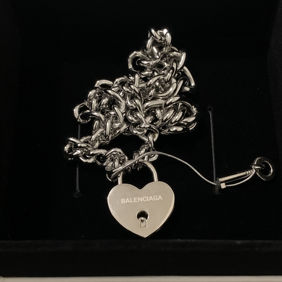 Authentic Balenciaga Chunky Chain Necklace with Heart-shaped Lock - Picture 7 of 7